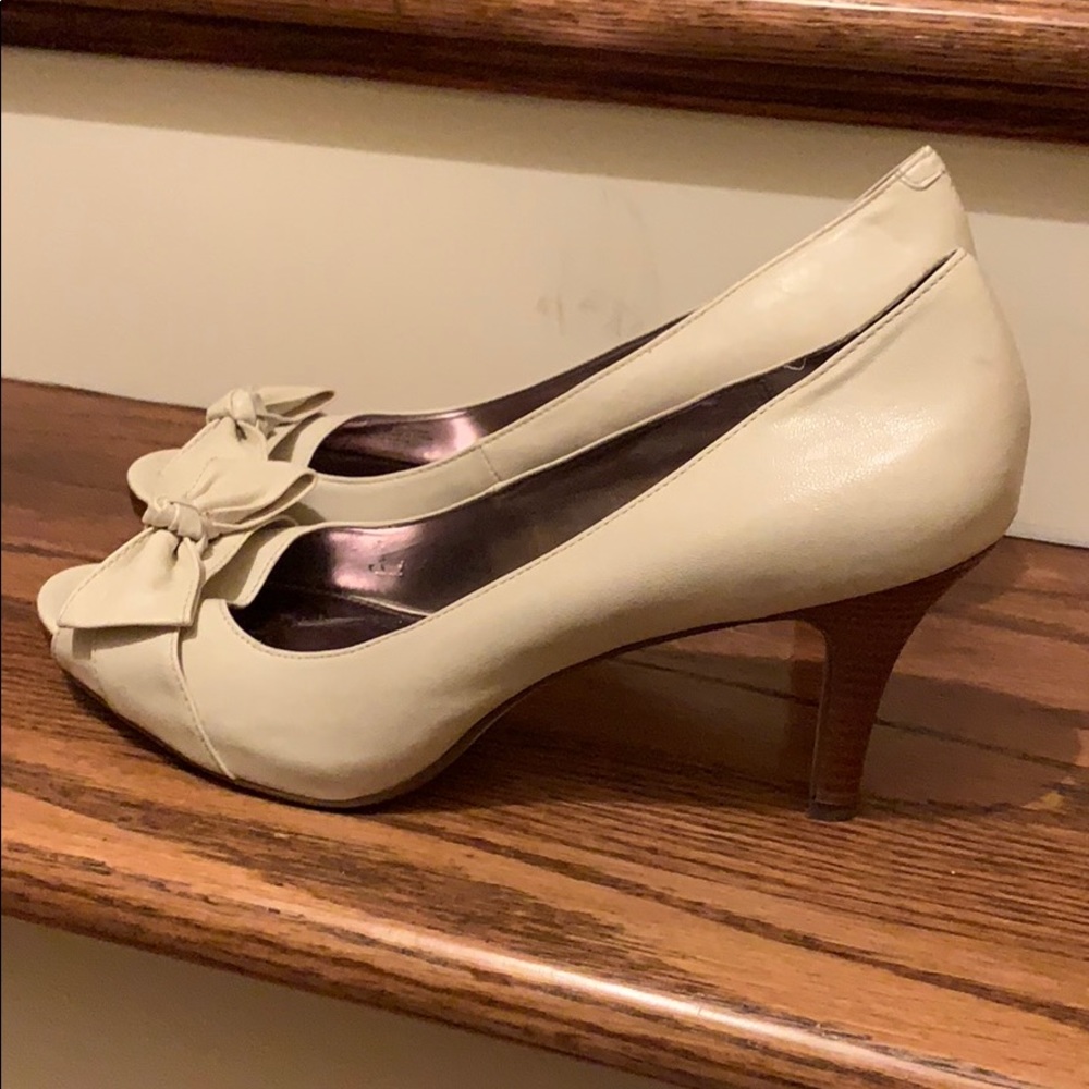 Shoes - Picture 3 of 6